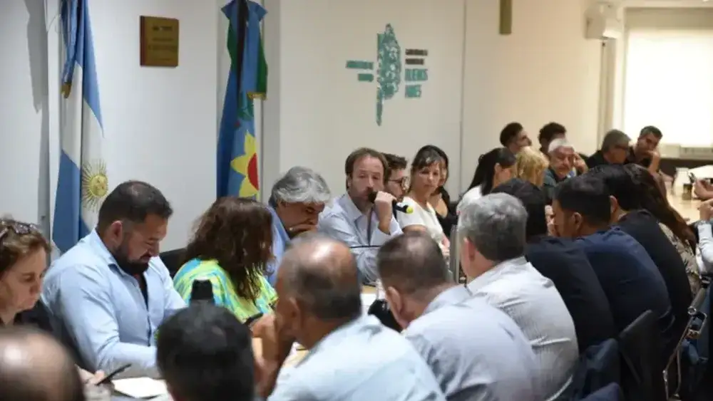 La Provincia convocó a los estatales bonaerenses para reabrir la discusión salarial