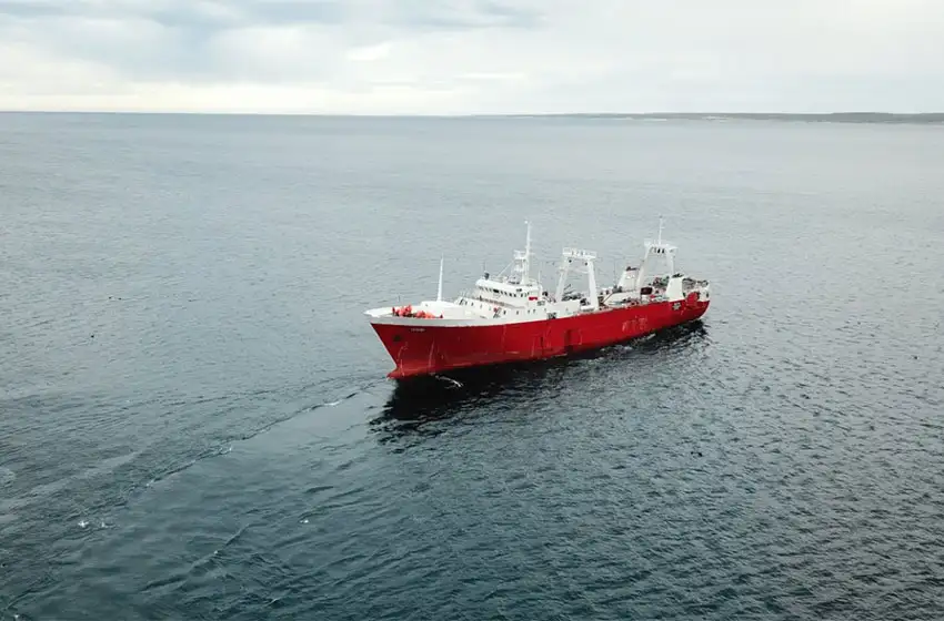 Un buque salió de Mar del Plata y los tripulantes empezaron con síntomas: los aislaron en Madryn