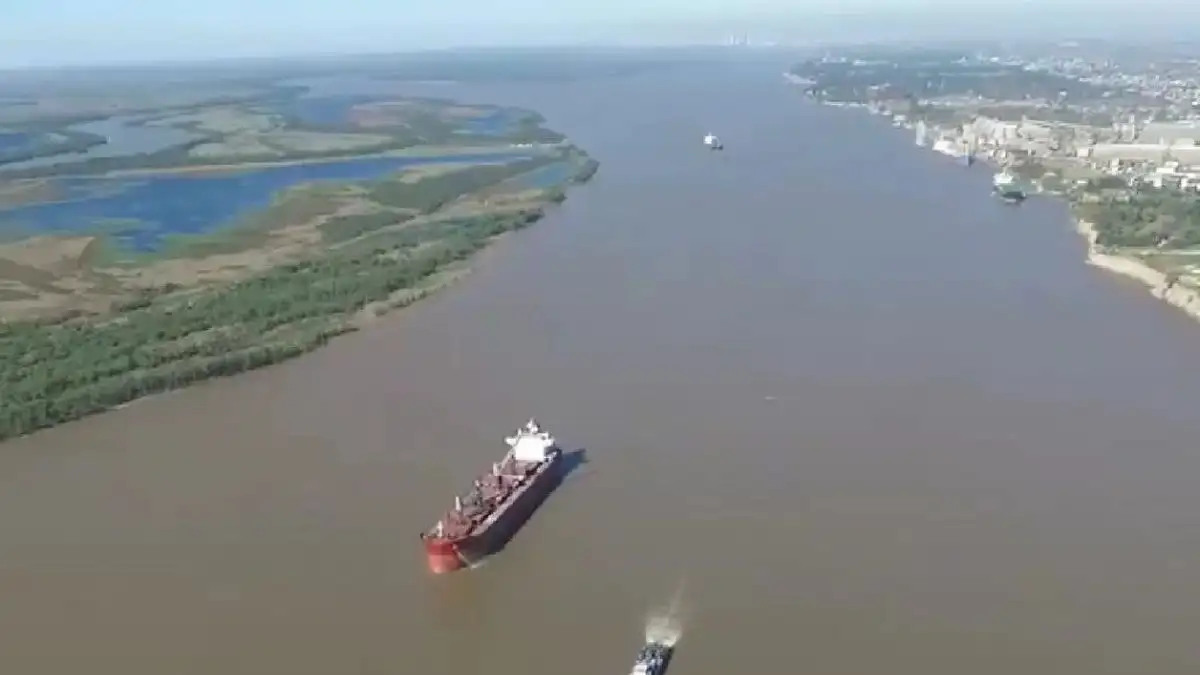 La vía navegable troncal es de importancia estratégica no solo para Argentina sino para nuestros países vecino.