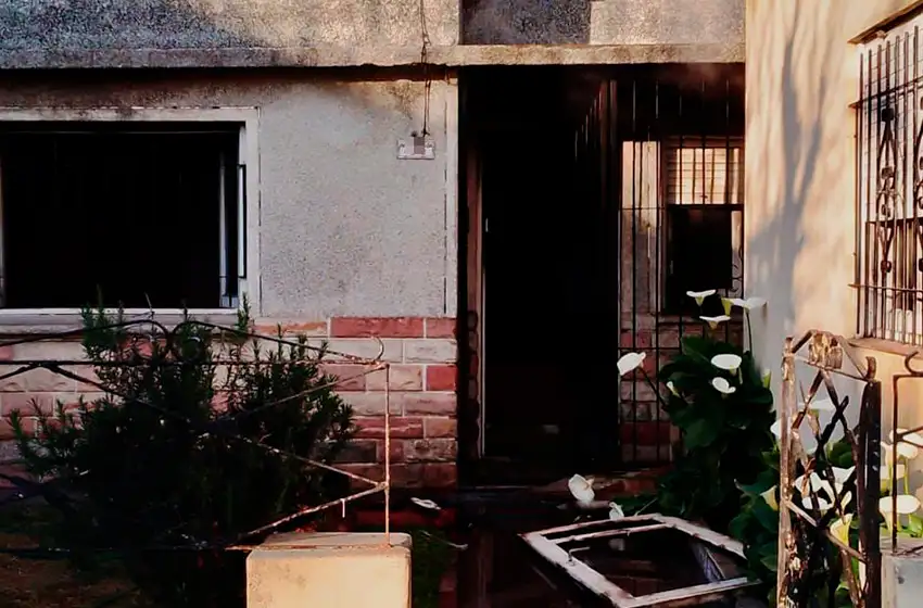 Alarma por incendio en vivienda del barrio Bernardino Rivadavia