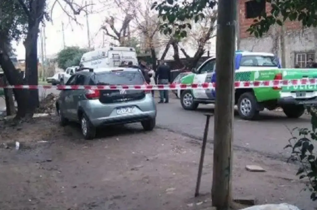Masacró a puñaladas a su esposa delante de sus hijos y se acuchilló hasta matarse