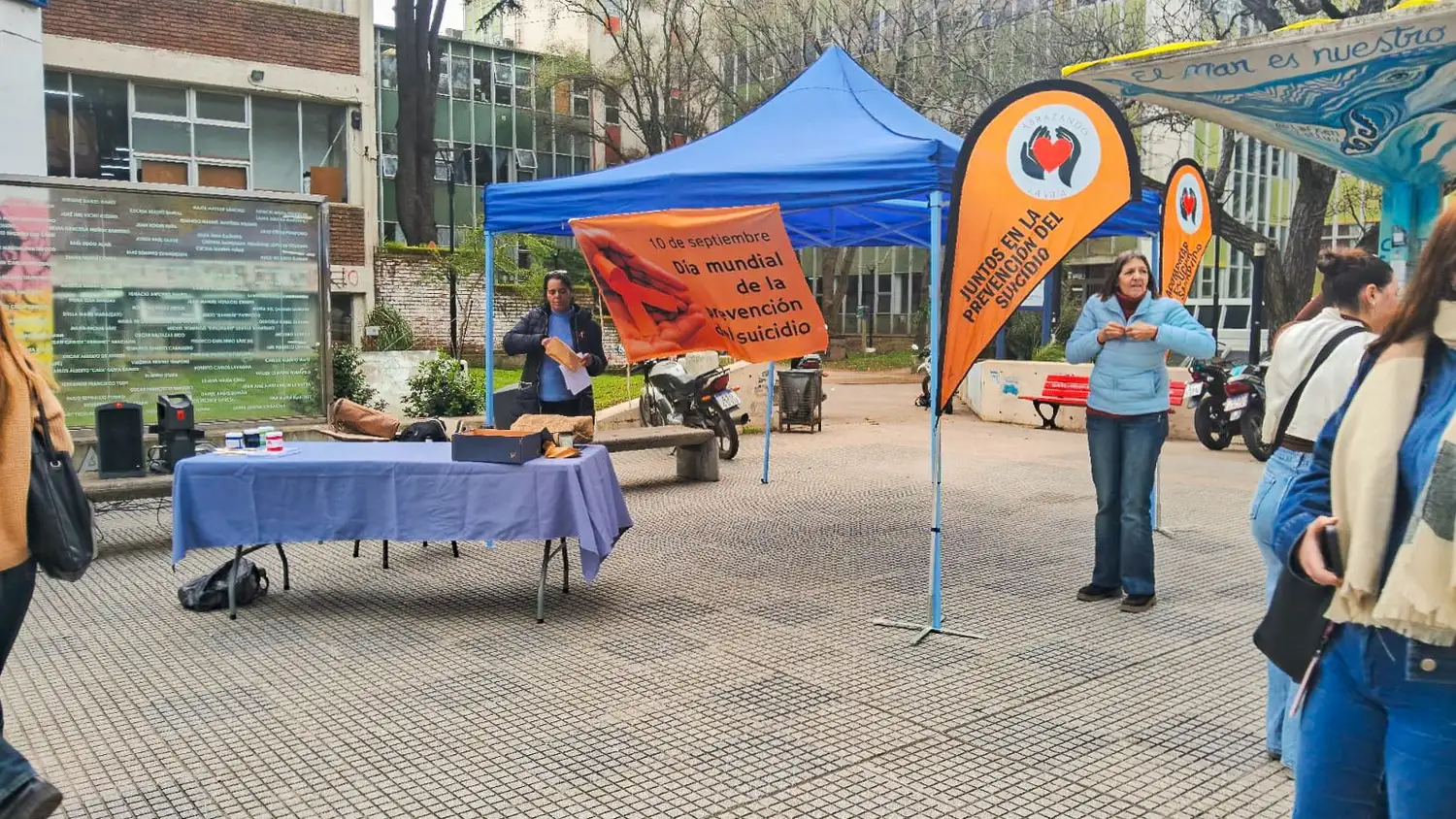 Las personas en crisis pueden comunicarse con el área de Salud Mental a través del 109, o también recurrir al 911 en caso de emergencia.