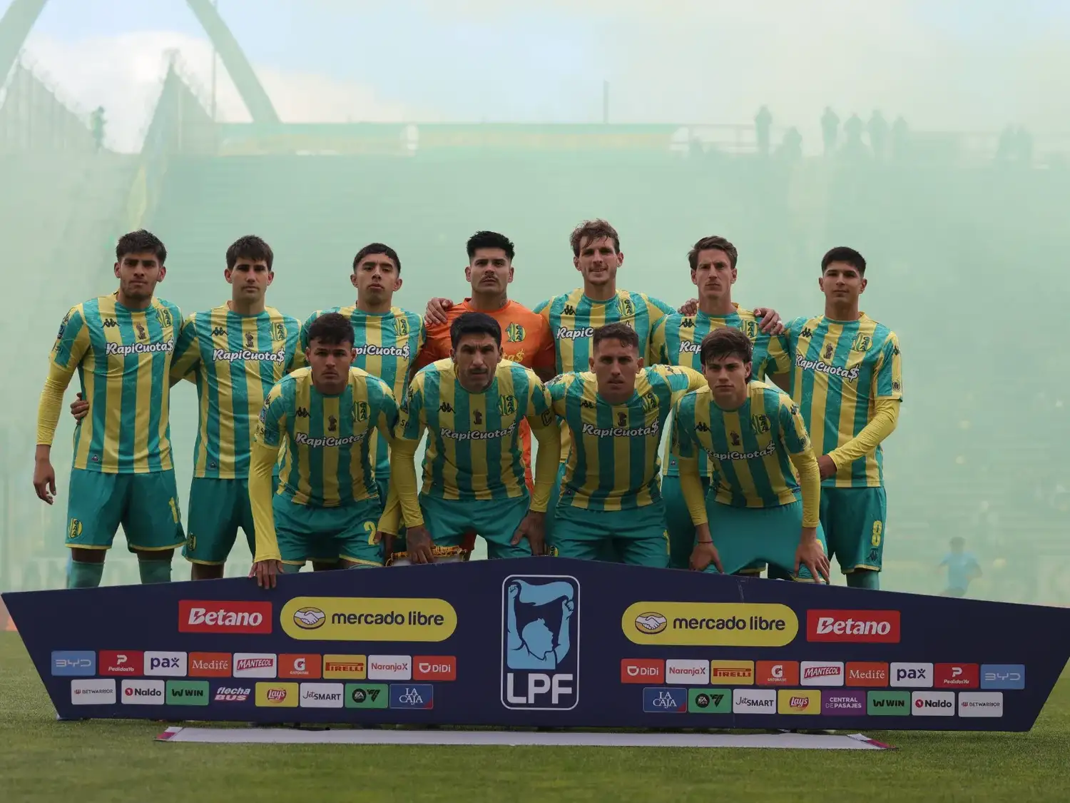 Aldosivi le ganó 1-0 a Belgrano y sigue con vida en la lucha por la permanencia