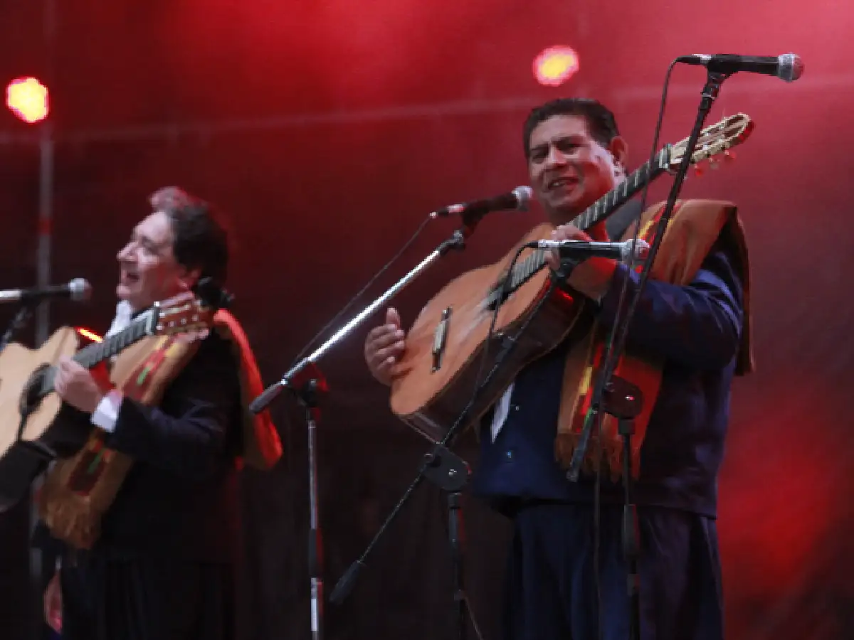 García Aresca: “Esta noche contamos con los Rolling  Stones del folclore: Los Manseros Santiagueños” 