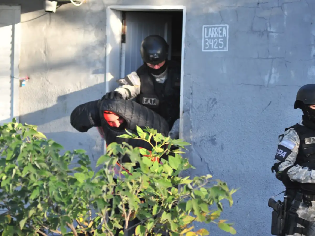 Detuvieron a un joven por narcomenudeo en barrio Saenz Peña 