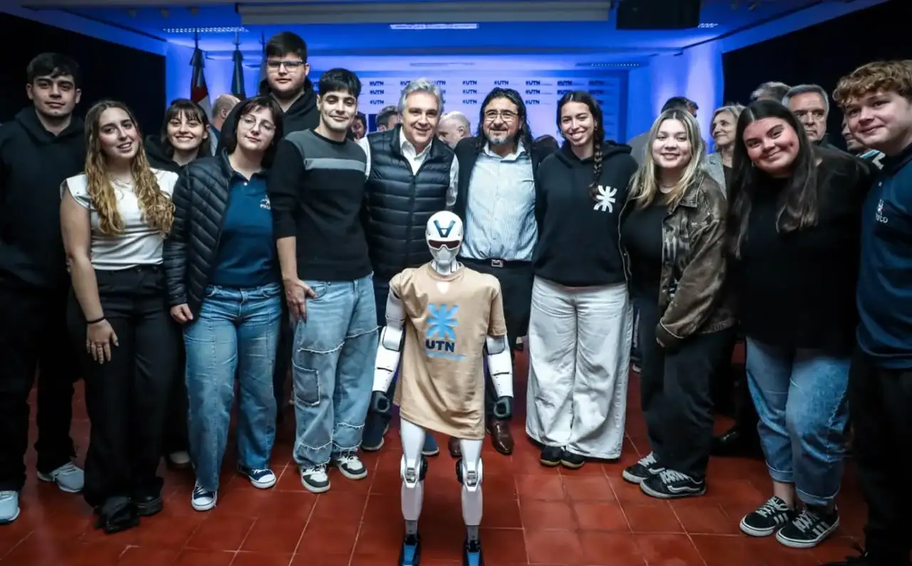 San Francisco ya tiene su primer robot humanoide: la UTN presentó el proyecto