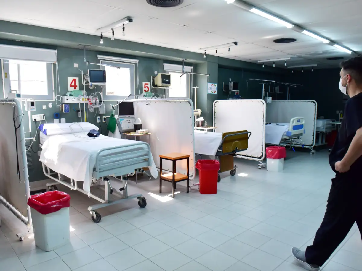 Hay camas pero faltan médicos terapistas 