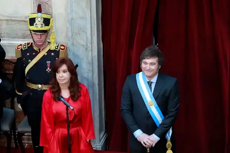 Cristina Kirchner cuestionó a Milei tras el desplome de una criptomoneda que promovió el Presidente.