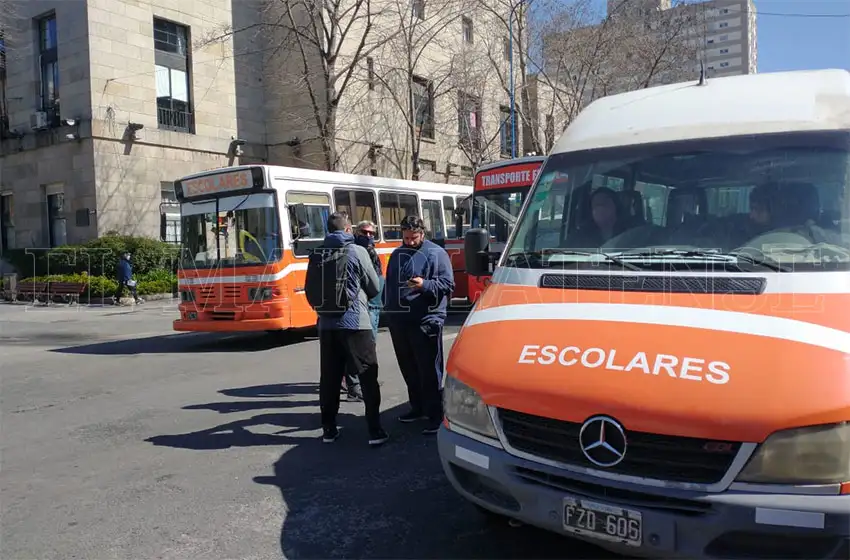 Reclaman que Nación destine partidas del Fondo Covid al transporte escolar