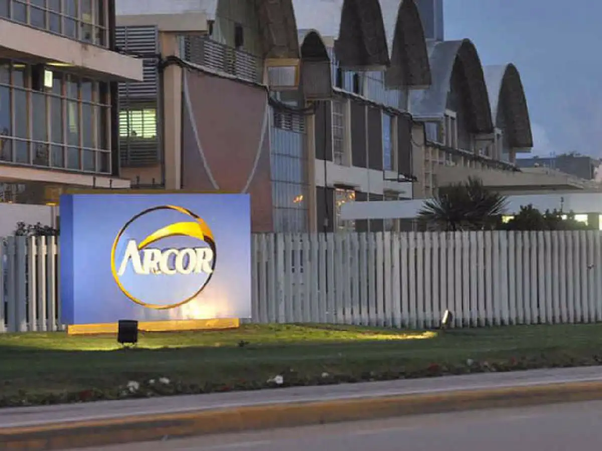 Arcor adelanta las vacaciones de sus empleados en tres plantas de producción 