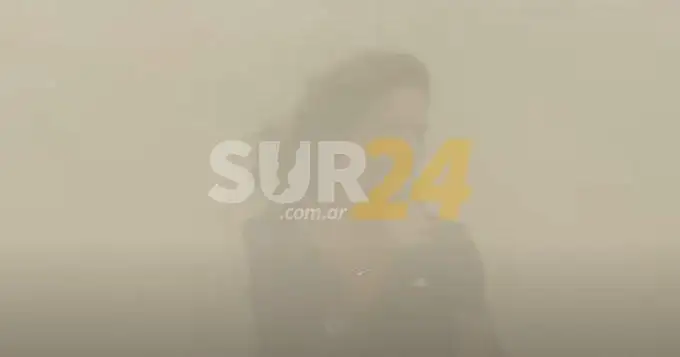 Video: la tormenta de viento y tierra que sorprendió a Tolosa Paz en un acto