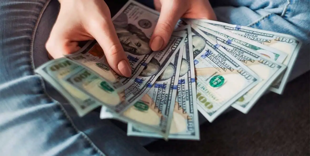 El dólar ahorro alcanzó los $1.400 pesos.
