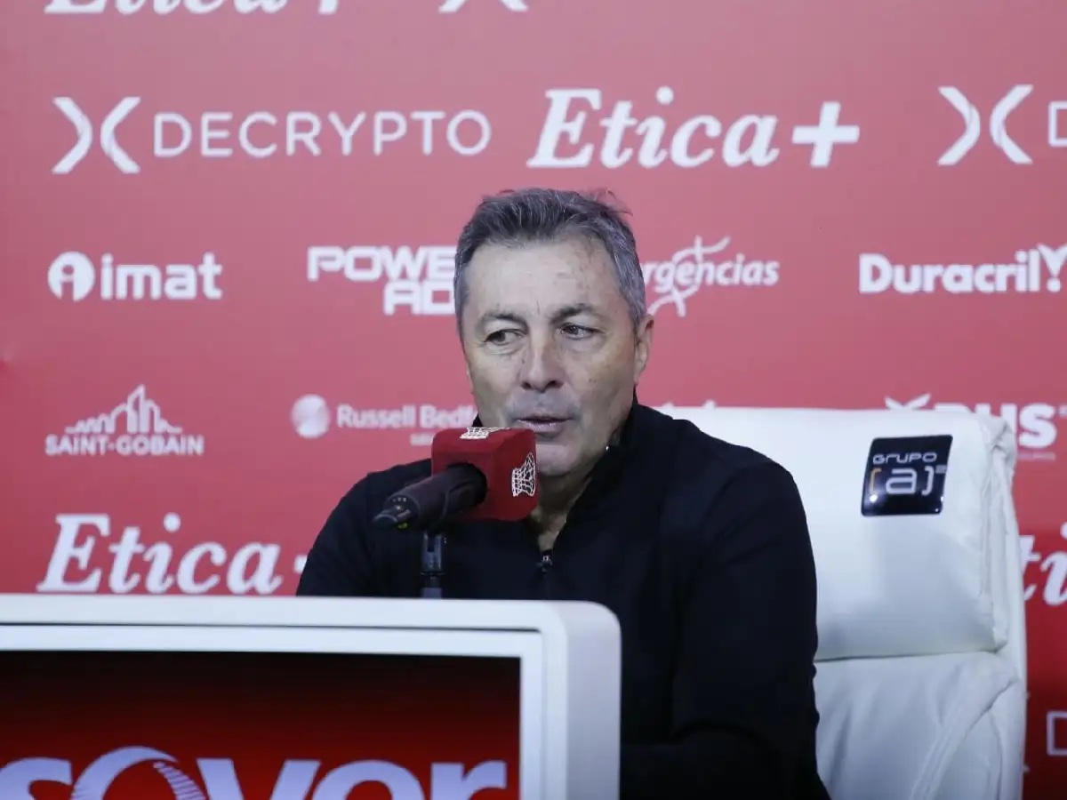 Kudelka le puso fin a su ciclo en Huracán