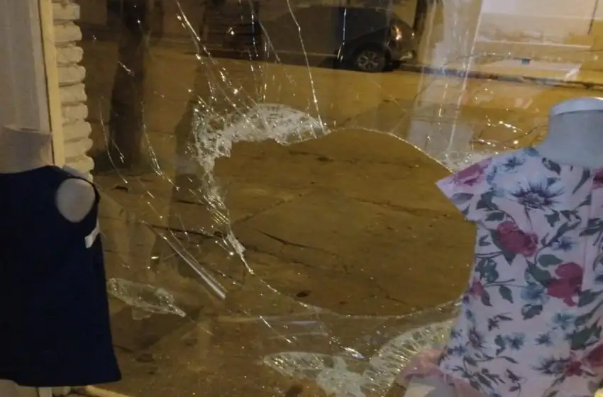 Roban dos locales en zona Güemes y uno pertenece al titular de la Cámara Textil