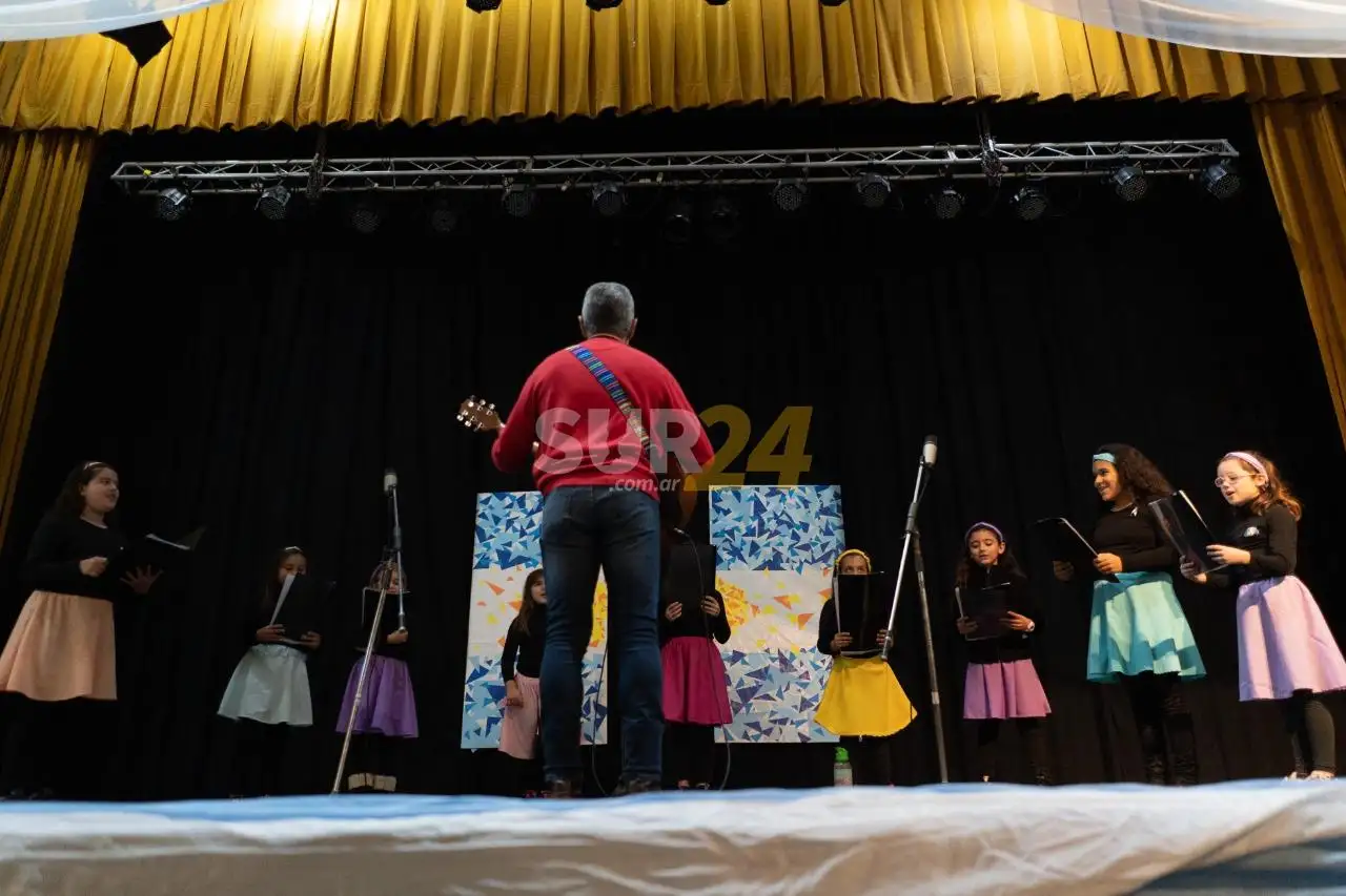 Firmat: emocionante velada artística en la previa del “Dia de la Patria”