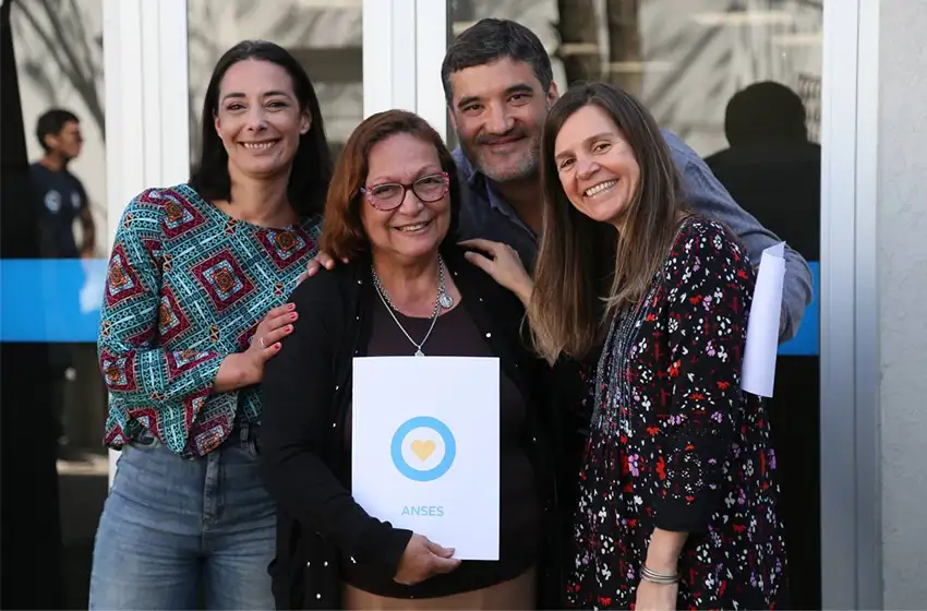 Raverta se reunió con jubilados y jubiladas de Brandsen