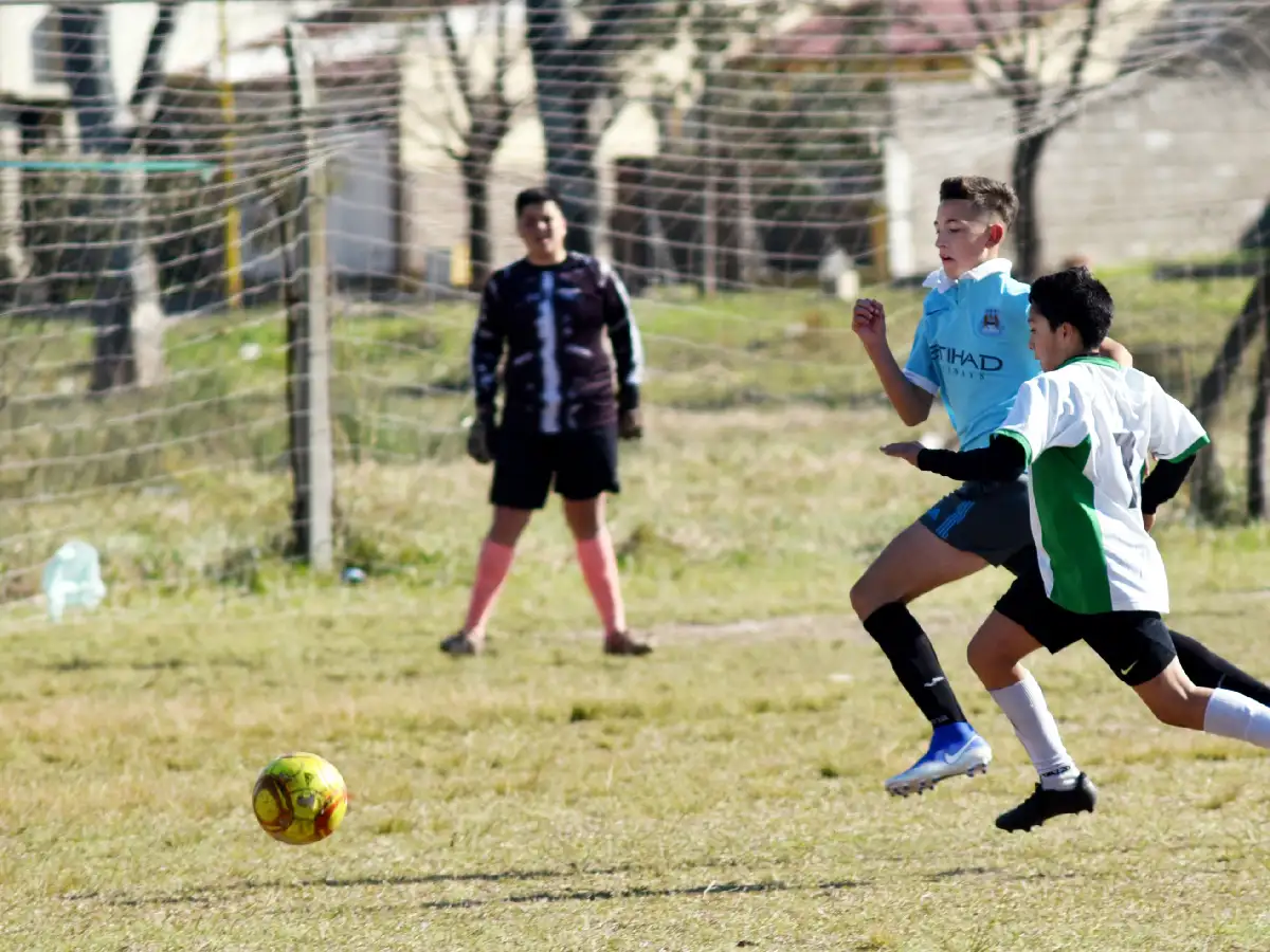 Juegan por la Liga Juvenil