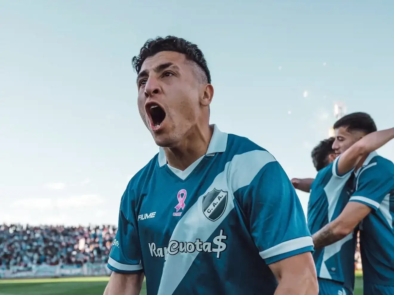Alvarado ya conoce su camino en la pelea por el ascenso