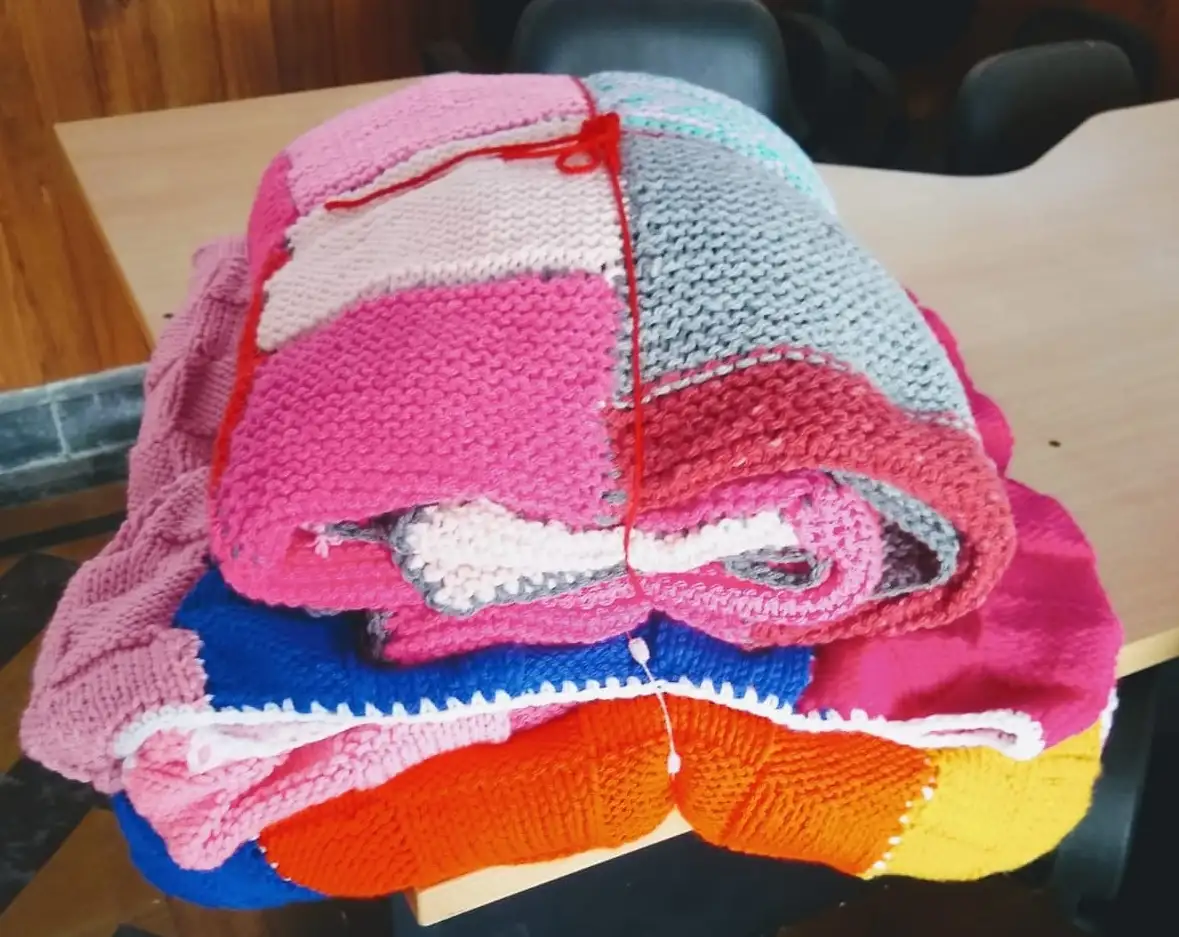 Quinta edición del Tejetón Solidario, con el fin de abrigar a la ciudad
