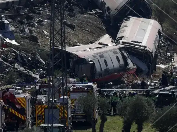 "Aparentemente, hubo un error humano": un periodista argentino que vive en España relató el trágico choque de trenes