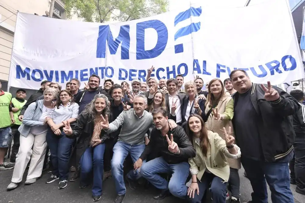 El gobernador acompañó una columna del Movimiento Derecho al Futuro.
