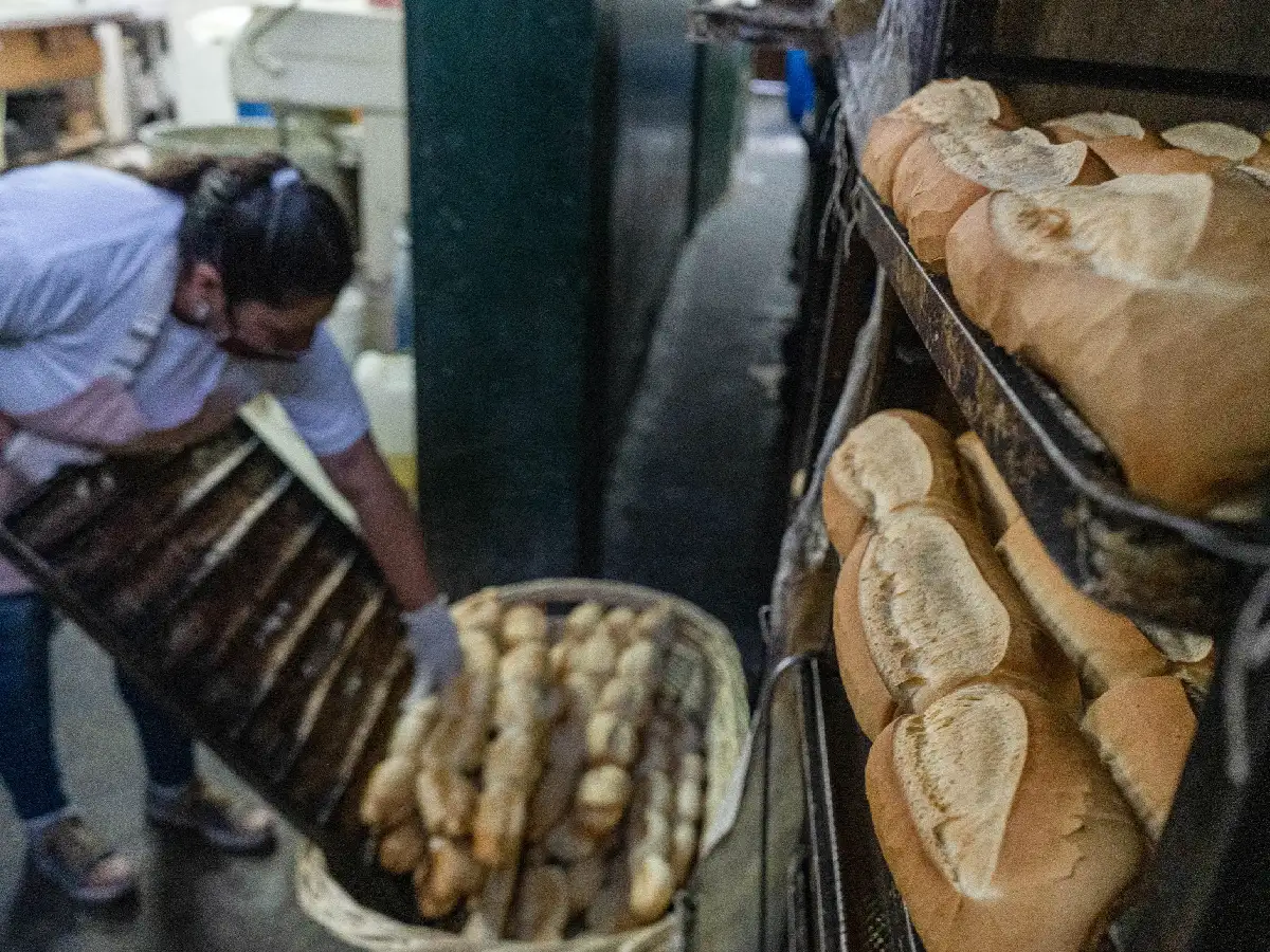 Acuerdo entre Gobierno y panaderos: el kilo de pan tendrá  un tope de $270