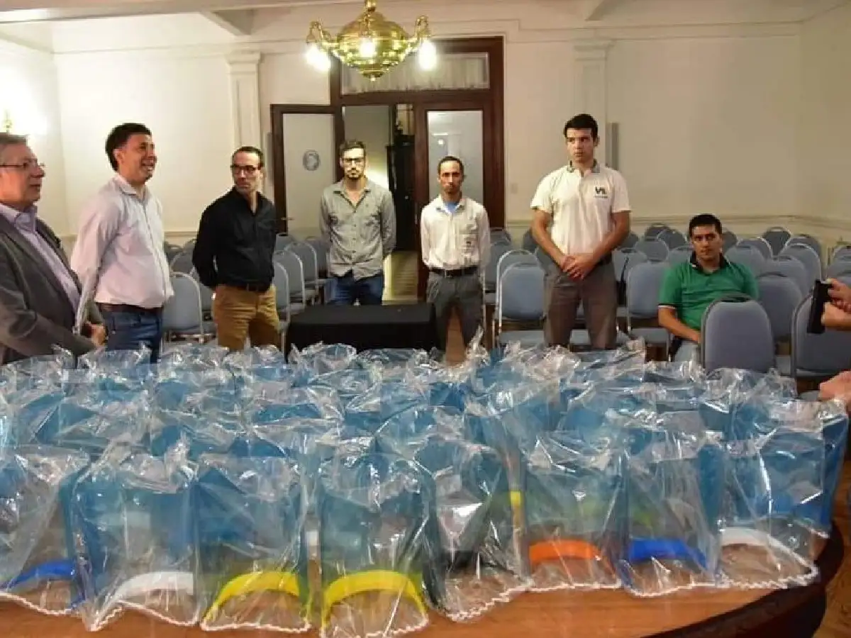 Escuelas técnicas de Córdoba entregaron más de 11 mil máscaras de protección