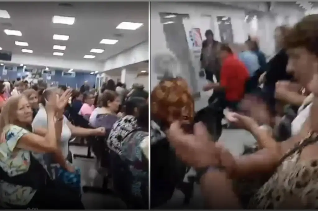 Los jubilados exigen una pronta solución por parte de las autoridades del banco.