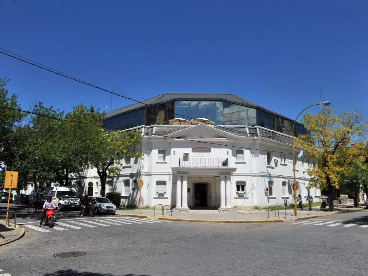 Sufrió fractura de cráneo al caer de la bicicleta