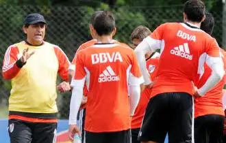 Ramón cambió la defensa y corrió a Balanta al lateral