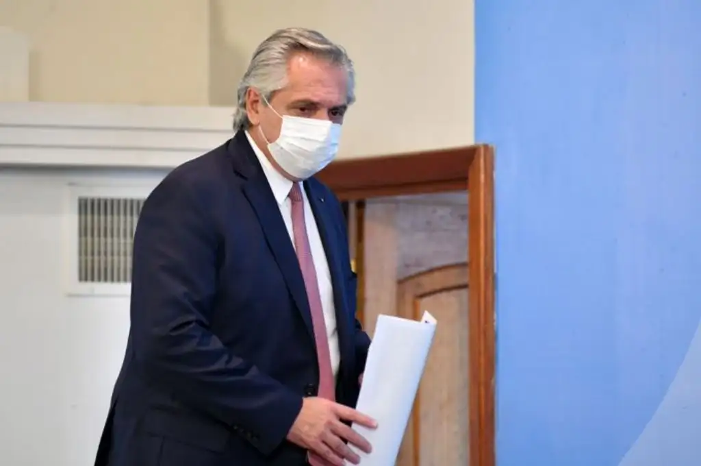 Fernández viaja a Córdoba para recorrer fábrica de aviones
