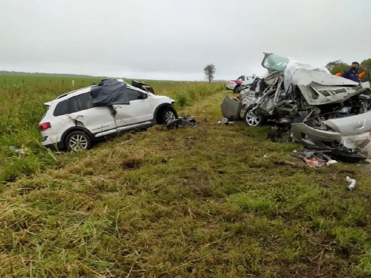Cuatro muertos tras un choque en ruta 9: dos niños heridos