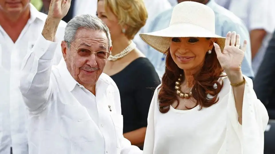 Cristina Kirchner visitó a Raúl Castro en Cuba