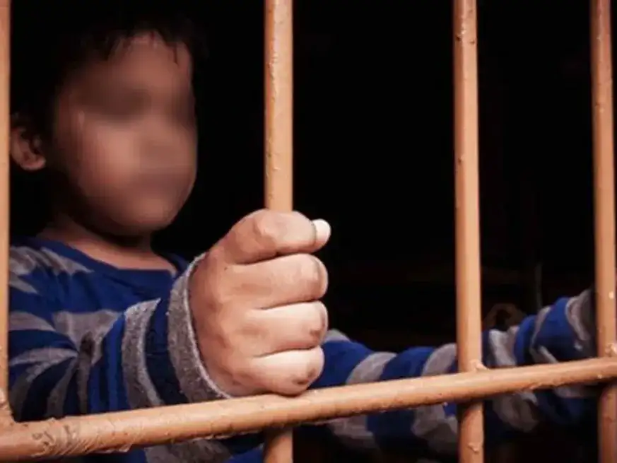 En un sistema penal donde las cárceles están colapsadas y la violencia instalada, es impensable que adolescentes de 13 o 14 años puedan siquiera pensar en el daño que hicieron y salir de allí con la convicción de no volver a delinquir.