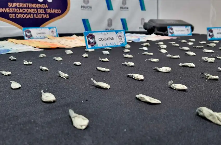 Secuestran droga, dinero y un arma en point: el detenido cumplía arresto domiciliario