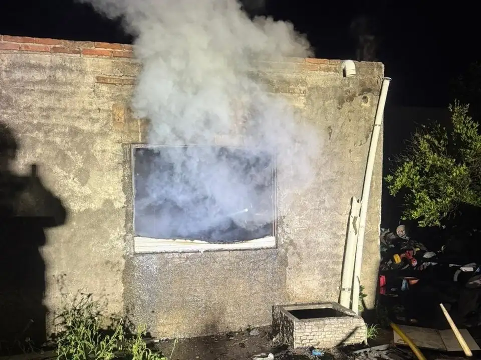 Bomberos voluntarios en Florencio Sánchez al 1100 2