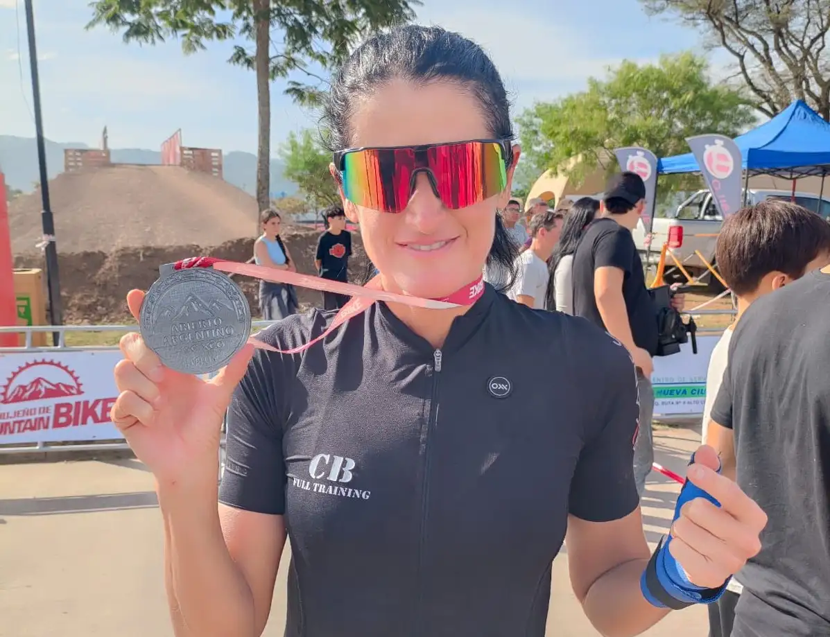 La deportista, tras una inactividad de seis meses, logró doble medalla en Jujuy.