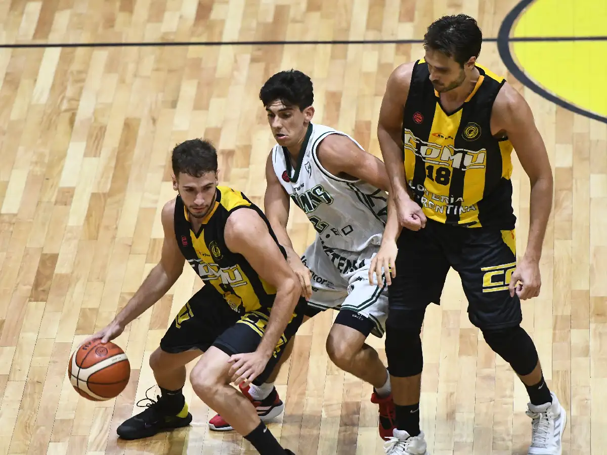 Ganó Atenas con Araujo y Córdoba