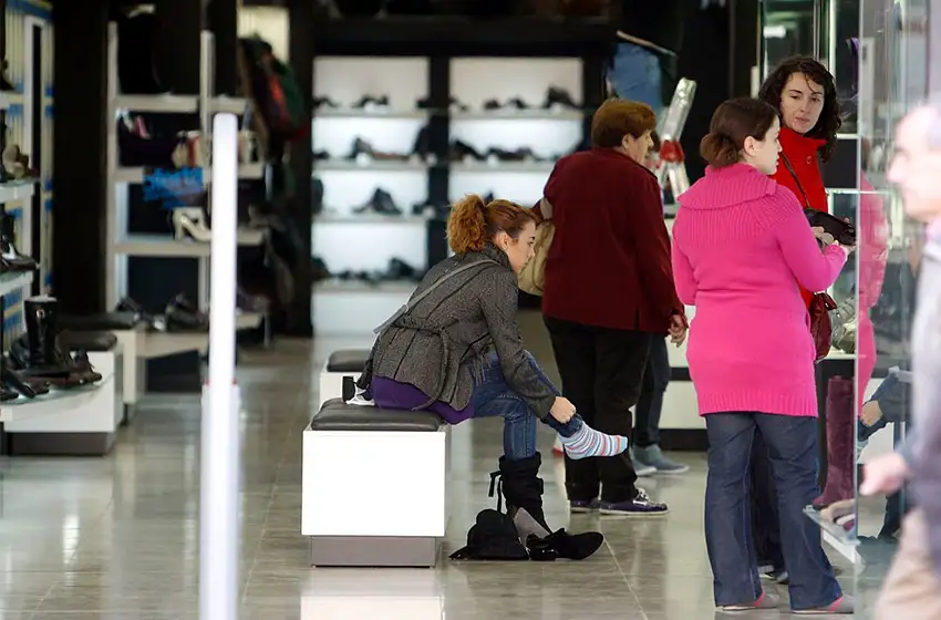 Las ventas minoristas cayeron 0,1% en abril y suman una baja del 0,7% en el primer cuatrimestre