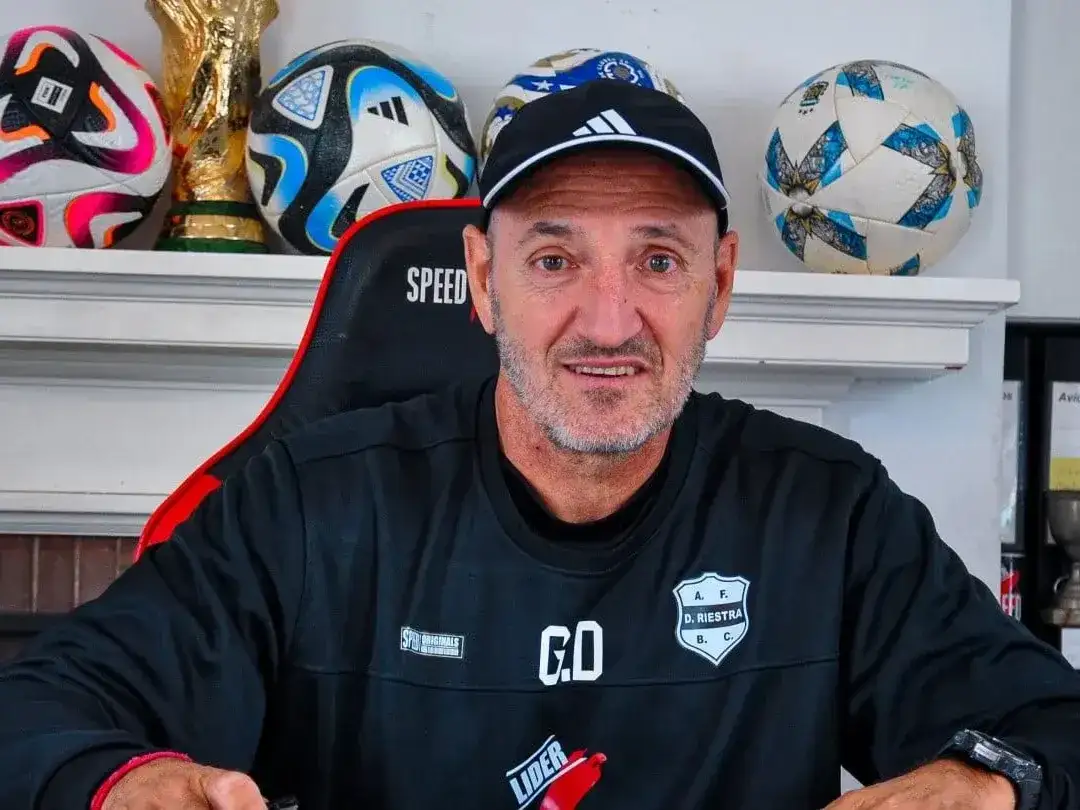 Guillermo Duró renunció como entrenador de Riestra