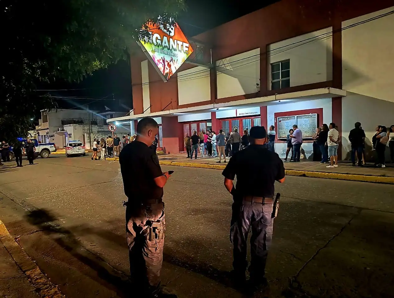 Operativo policial en el Gigante de Bomberos tras amenaza de bomba.