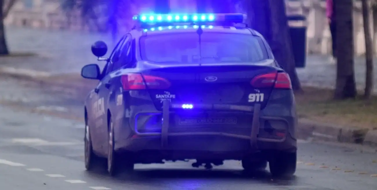 Policías del Comando Radioeléctrico fueron los primeros en llegar a la zona.