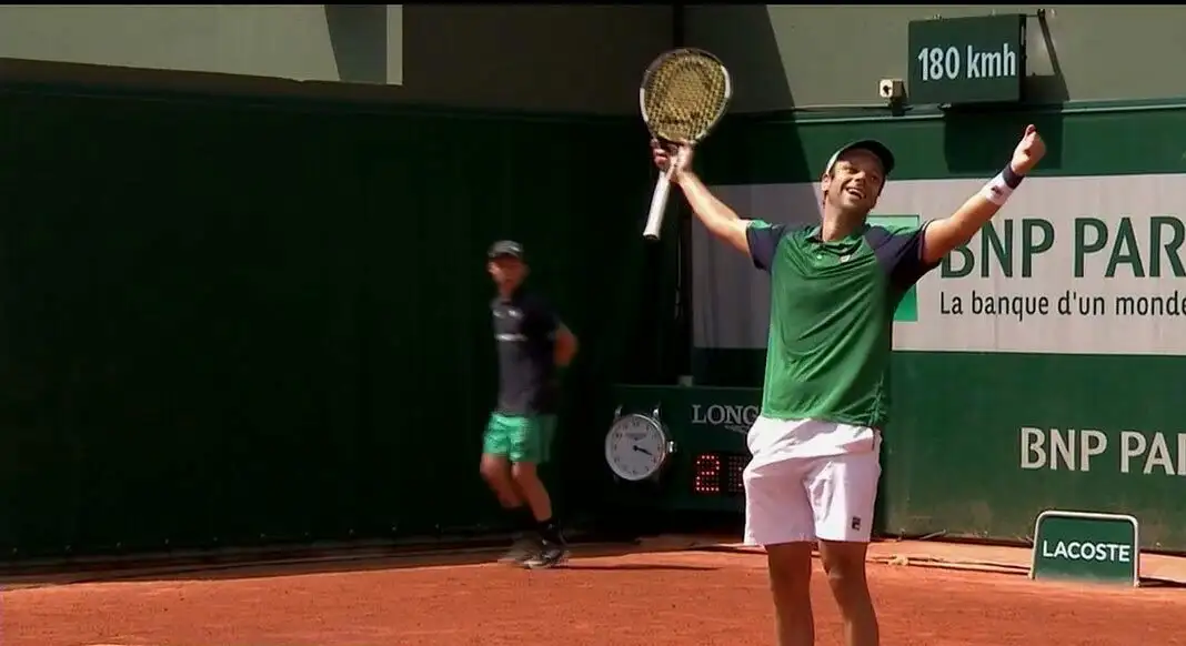 Gran victoria de Zeballos en Roland Garros