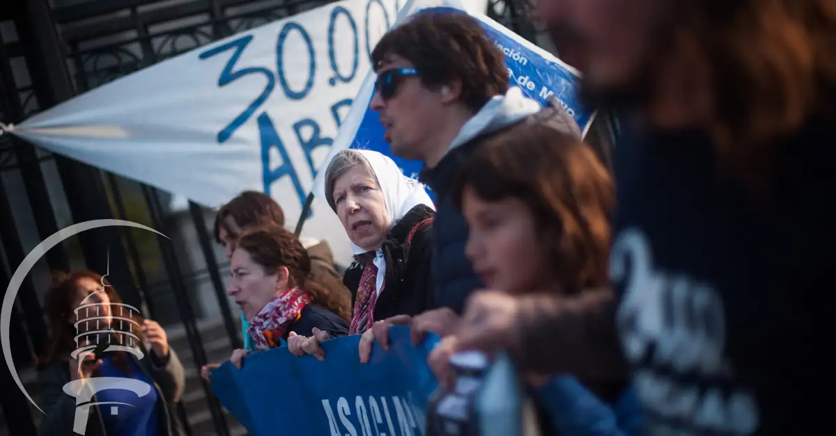 Mar del Plata abrazó a las Madres en su marcha 2000