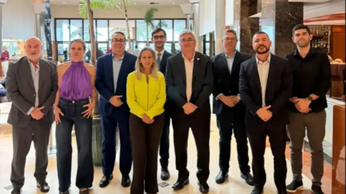 Javier Rodríguez mantuvo encuentros en Río de Janeiro para promover los alimentos bonaerenses y ampliar las oportunidades comerciales con Brasil.