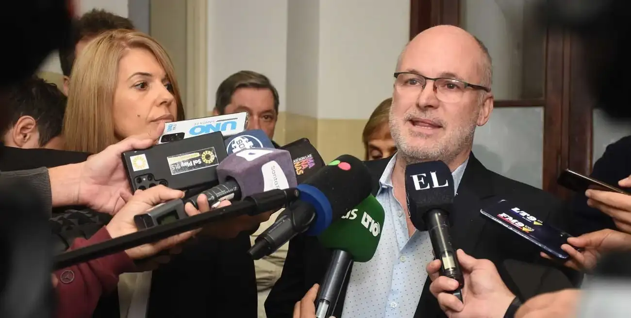 Henn se desempeñó hasta la semana pasada como Defensor del Pueblo -Zona Norte- y junto a Gabriel Savino -Zona Sur- tuvieron la conducción del organismo provincial ante la falta de designación de su defensor titular. Crédito: El Litoral