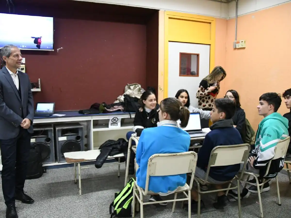 Bernarte se reunió con jóvenes del Foro de Estudiantes Secundarios