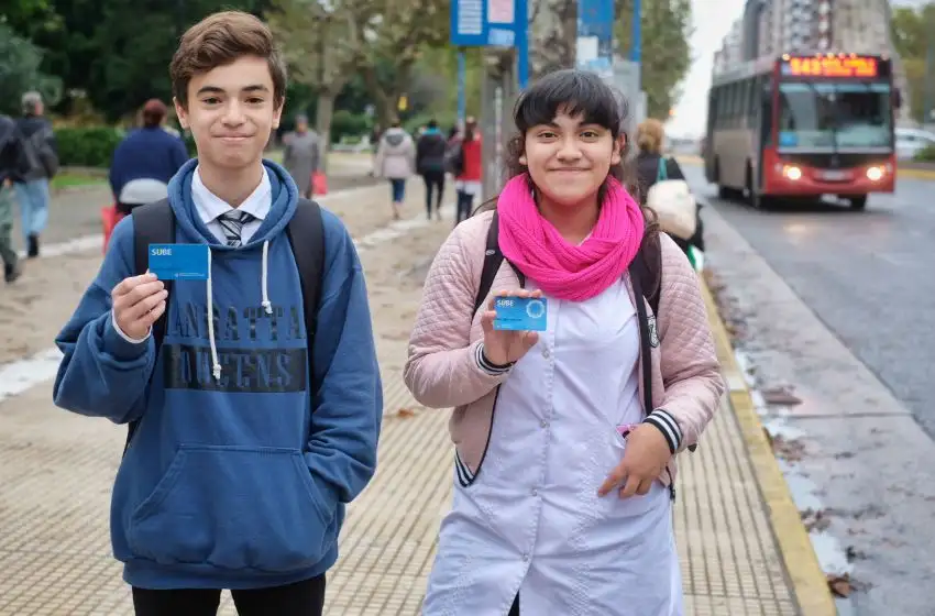 Resta un mes para tramitar pases SUBE a docentes y alumnos