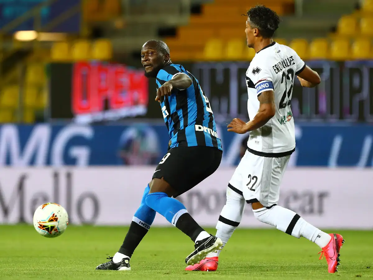 Inter derrotó sobre la hora a Parma