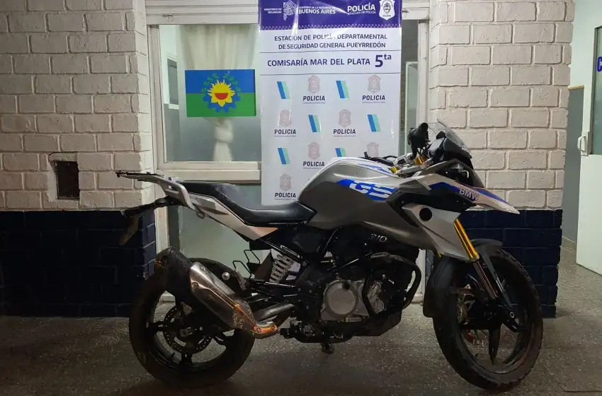 Encuentran tirada una moto que había sido robada hace una semana